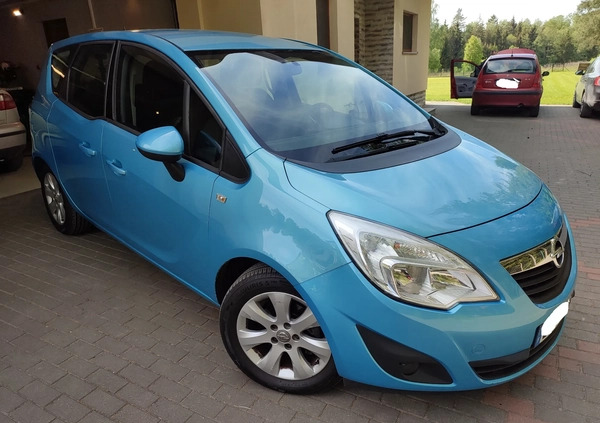 Opel Meriva cena 21900 przebieg: 124000, rok produkcji 2010 z Białystok małe 232